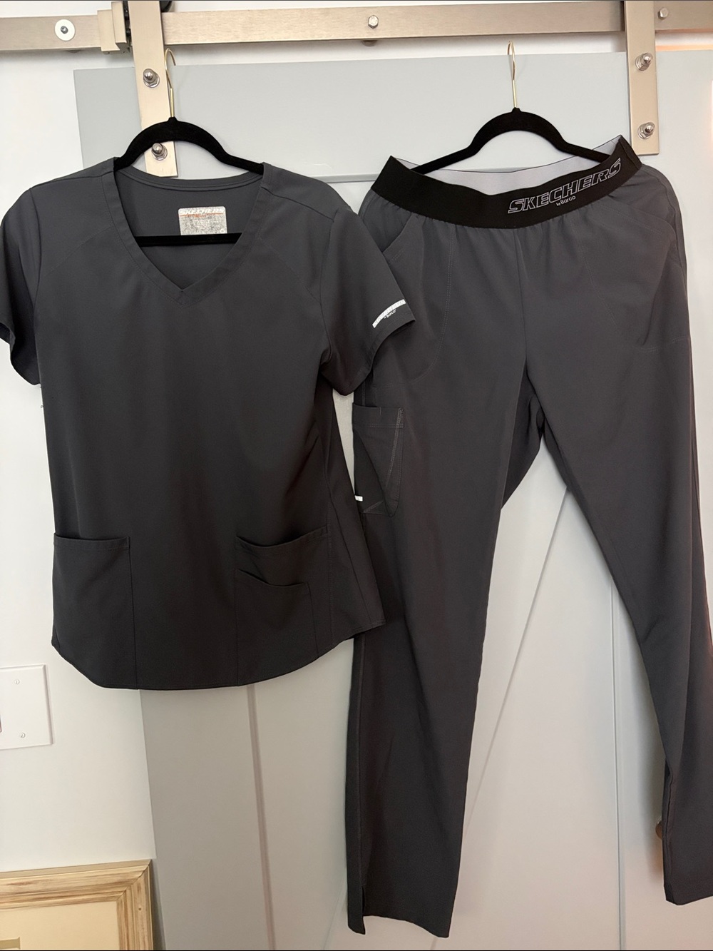 Skechers Women's Gray V‑Neck Scrub Top & Jogger Pants Set